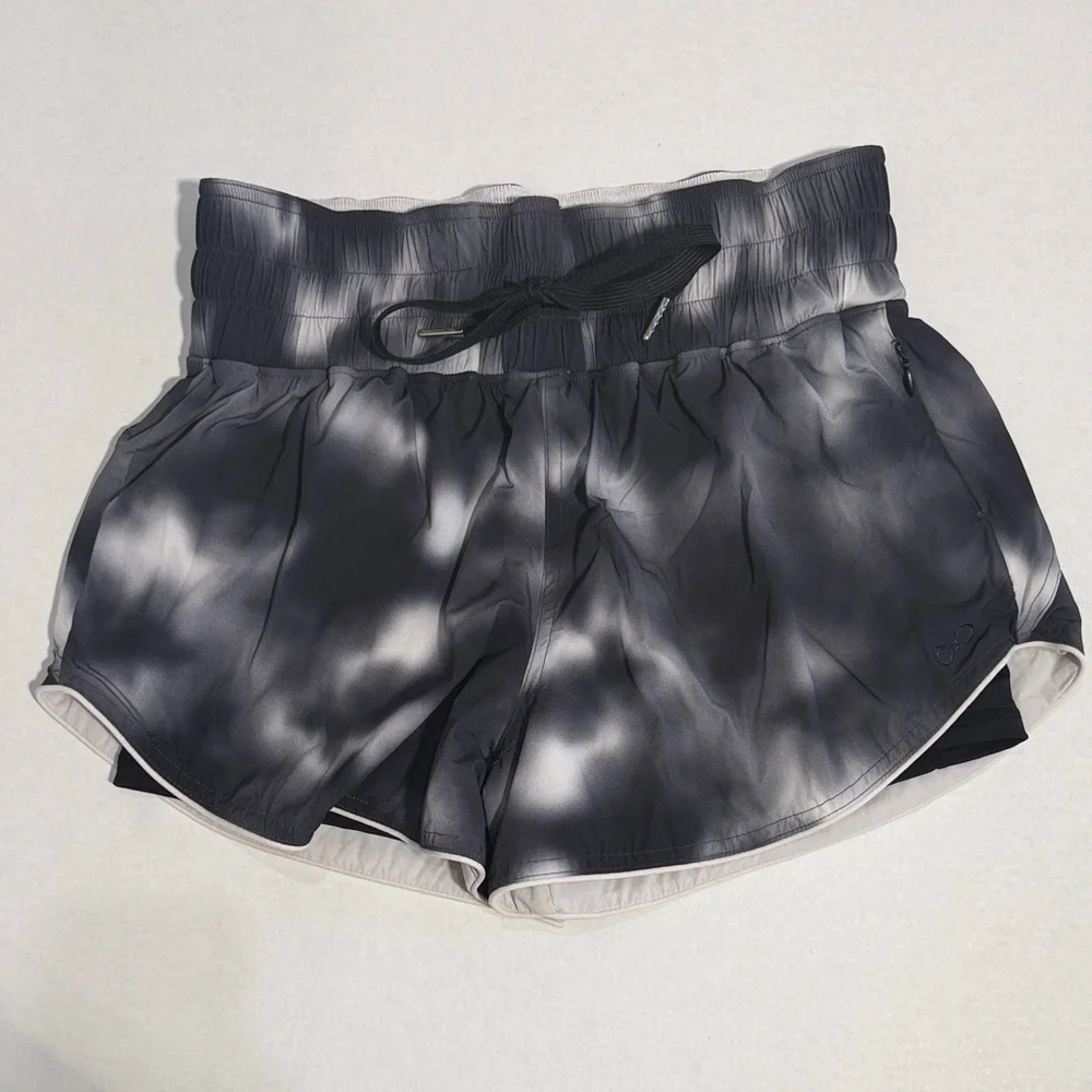Women's Athletic Ombre Shorts in Black and Gray - Picture 2 of 9